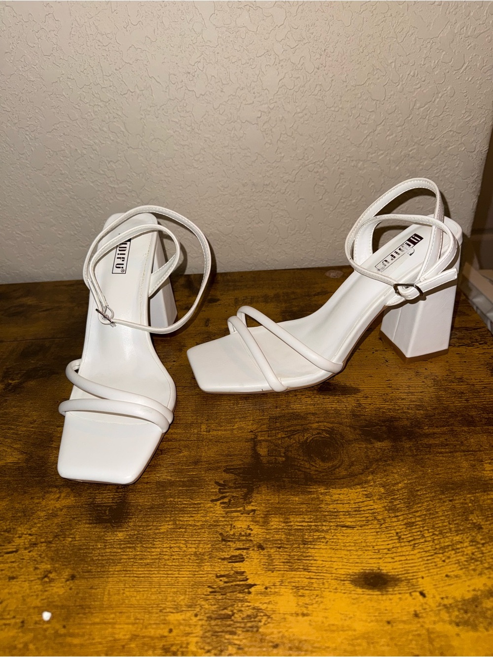 Women’s IDIFU heeled sandals